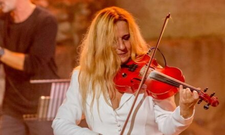 Intervista alla compositrice Evanthia Reboutsika: “Ho sempre avuto emozioni profonde verso i Greci della Diaspora”